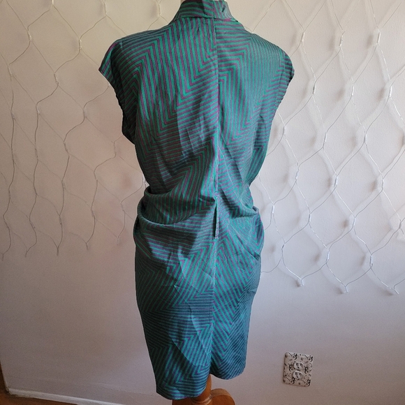 Vertigo Snap Waist Dress • Sleeveless • Striped • Size X-Small - Picture 6 of 7